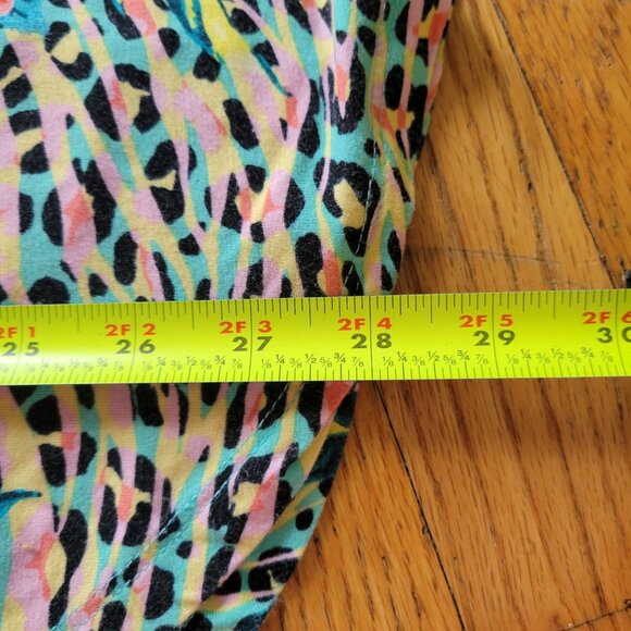 Torrid Super Soft Knit Top V-Neck Floral & Animal Print Criss-Cross Detail Size - Picture 6 of 7